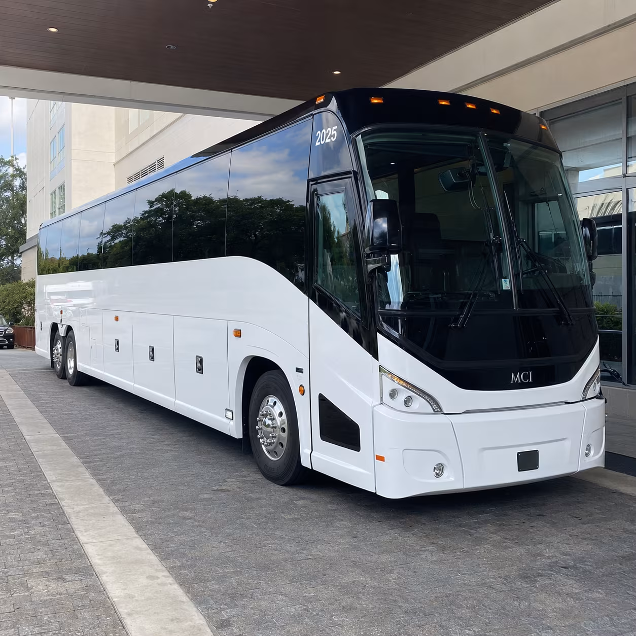 santa barbara 54 passenger charter bus